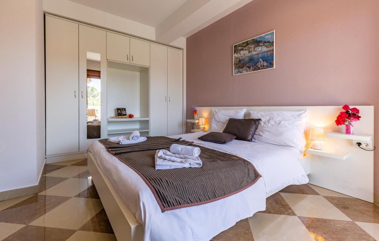 Villa San Rocco Bed & Breakfast เมดูลิน ภายนอก รูปภาพ