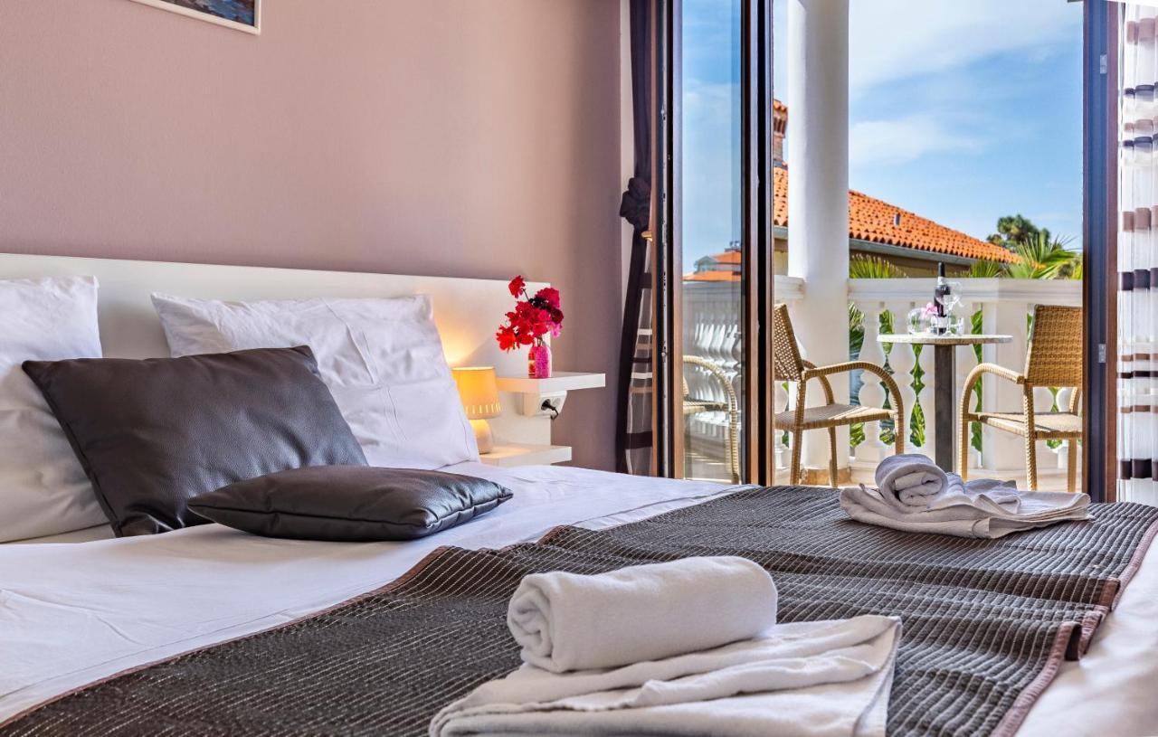 Villa San Rocco Bed & Breakfast เมดูลิน ภายนอก รูปภาพ