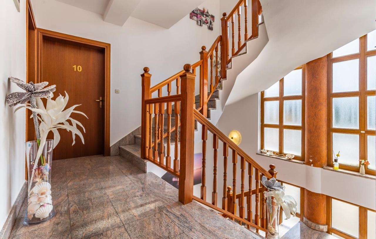 Villa San Rocco Bed & Breakfast เมดูลิน ภายนอก รูปภาพ