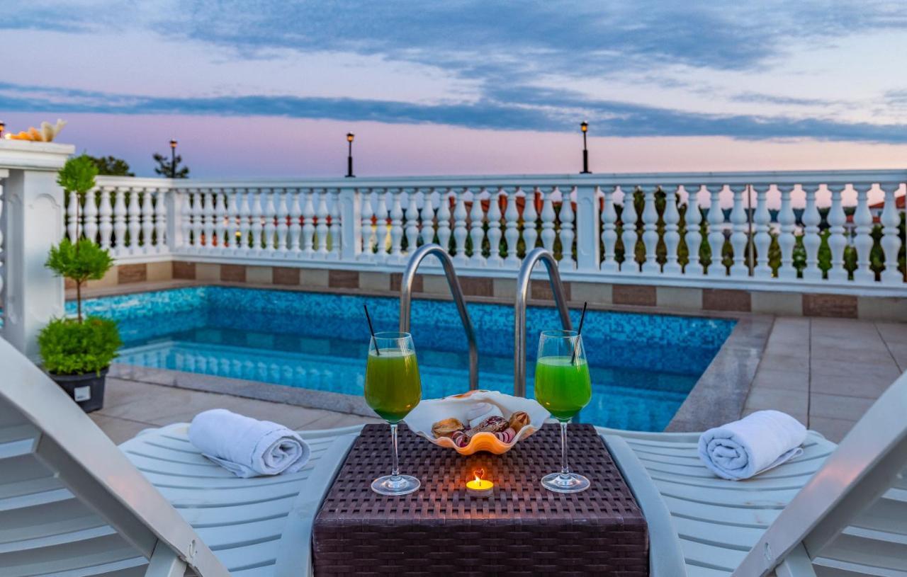Villa San Rocco Bed & Breakfast เมดูลิน ภายนอก รูปภาพ