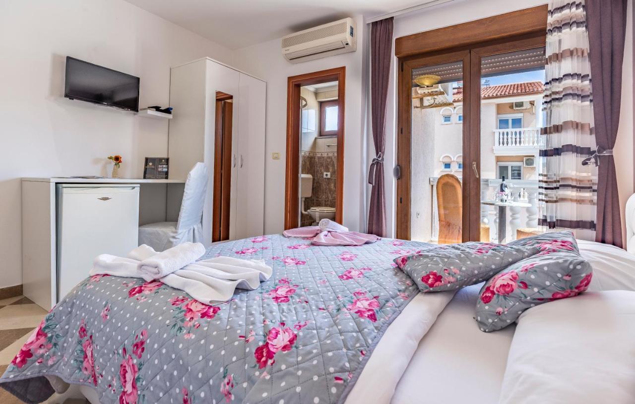 Villa San Rocco Bed & Breakfast เมดูลิน ภายนอก รูปภาพ